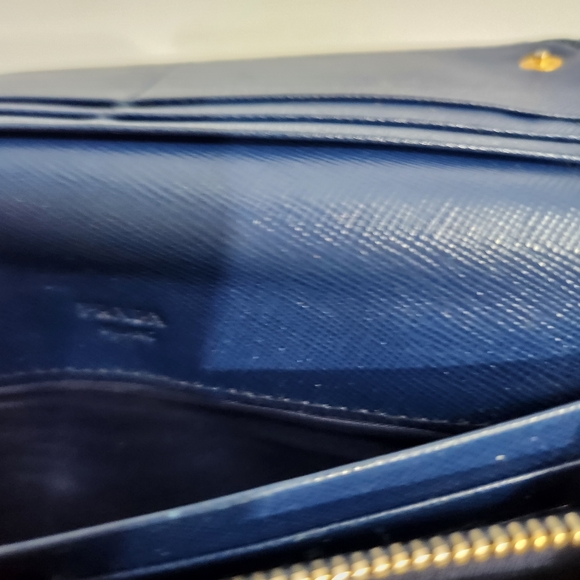 Prada Authentic saffiano leather blue continental wallet and key / card case - Picture 13 of 16